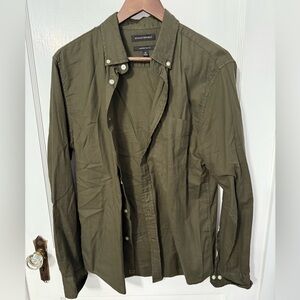 Banana Republic Men's Olive shirt